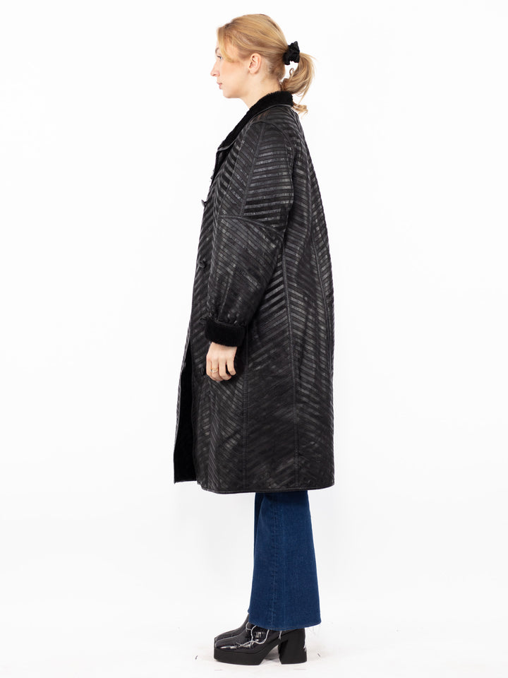 Vintage 80. gadu sieviešu divpusējs aitādas mētelis melnā krāsā