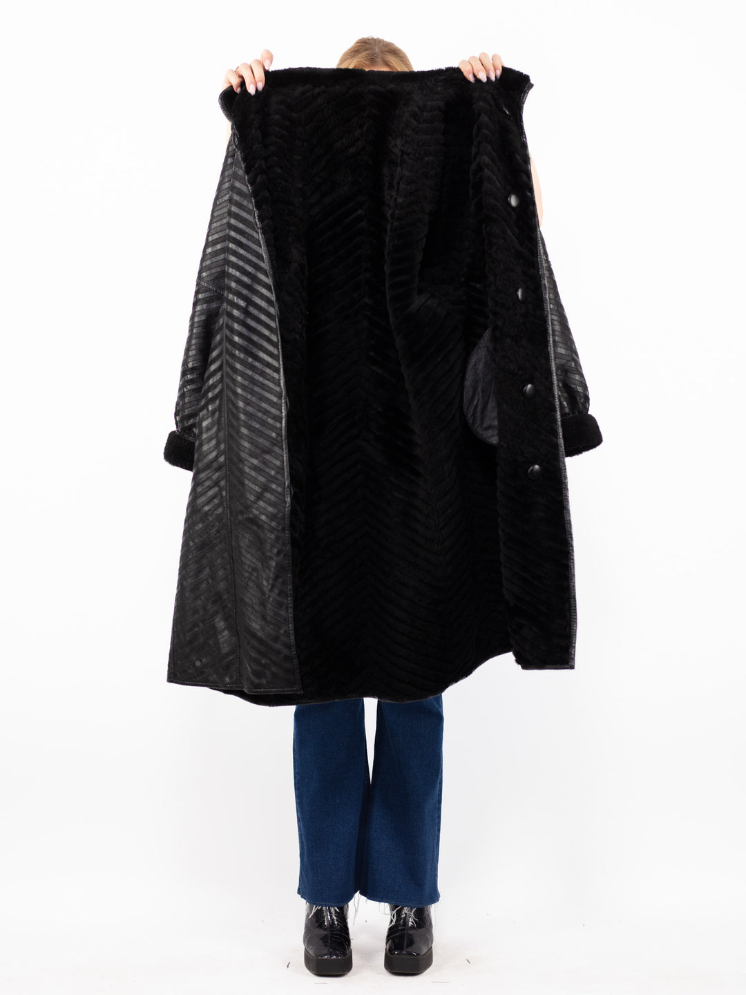 Vintage 80. gadu sieviešu divpusējs aitādas mētelis melnā krāsā