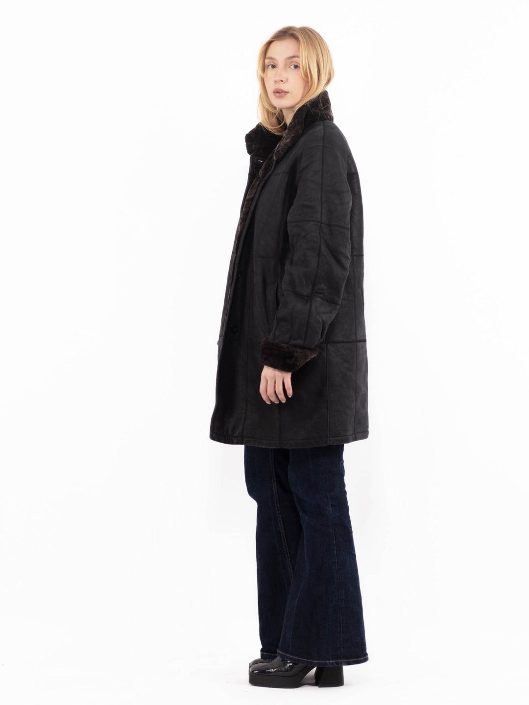 Vintage 90's Women Sheepskin Coat in BlackA1155