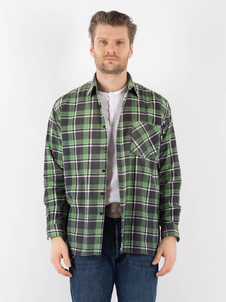 Vintage 90's Men Plaid Flannel Shirt in GreenZ1170