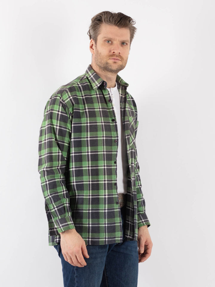 Vintage 90's Men Plaid Flannel Shirt in GreenZ1170