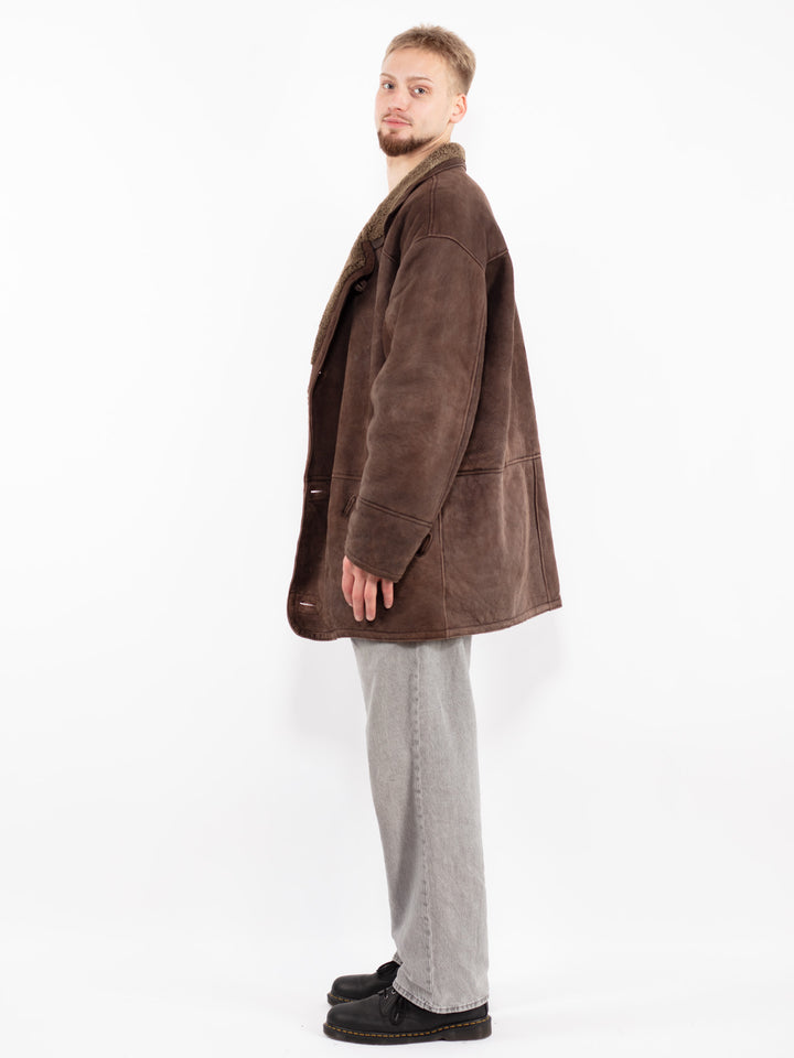 Vintage 90's Men Oversized Sheepskin Coat in Brown