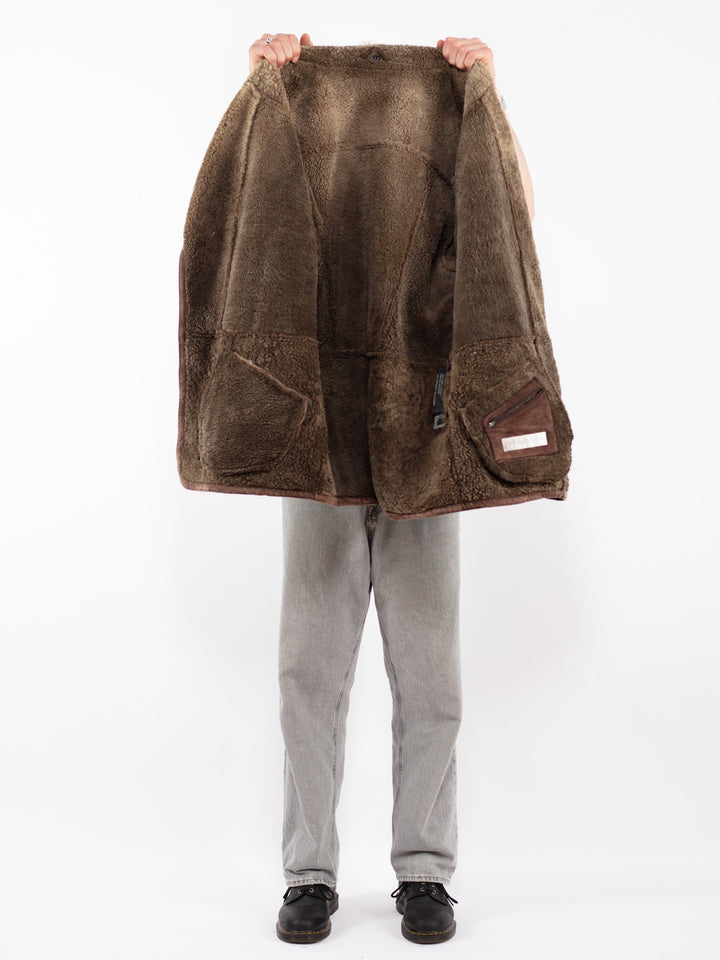Vintage 90's Men Oversized Sheepskin Coat in Brown