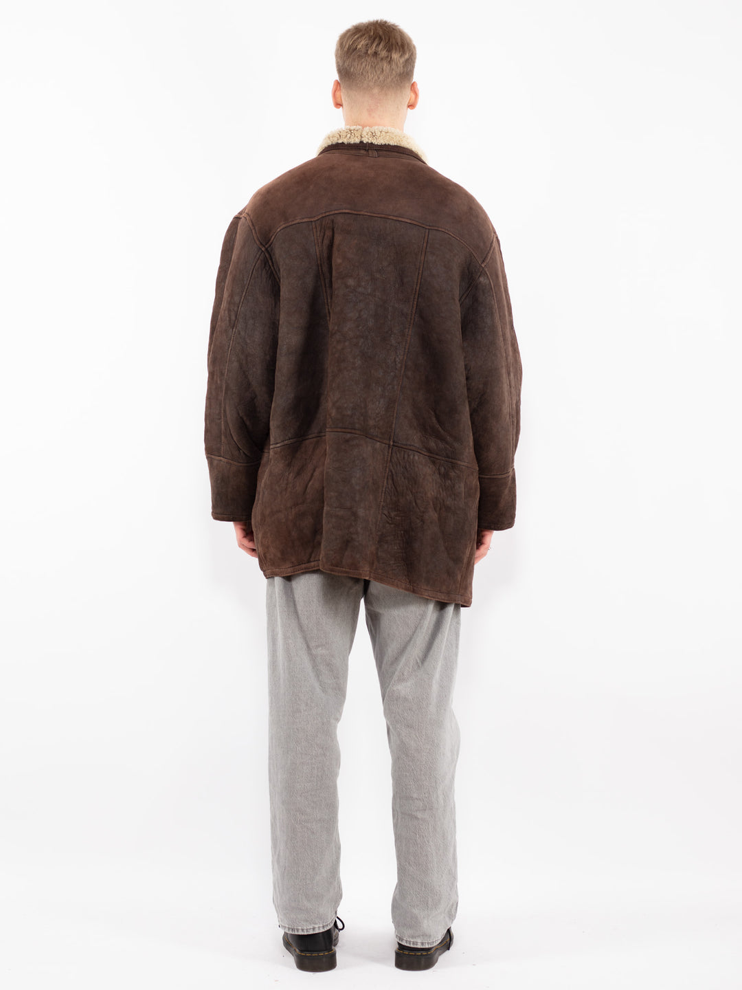 Vintage 90's Men Oversized Sheepskin Coat in Brown