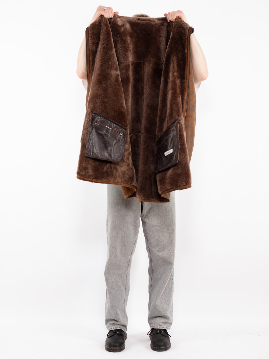 Vintage 90's Men Oversized Sheepskin Coat in Brown