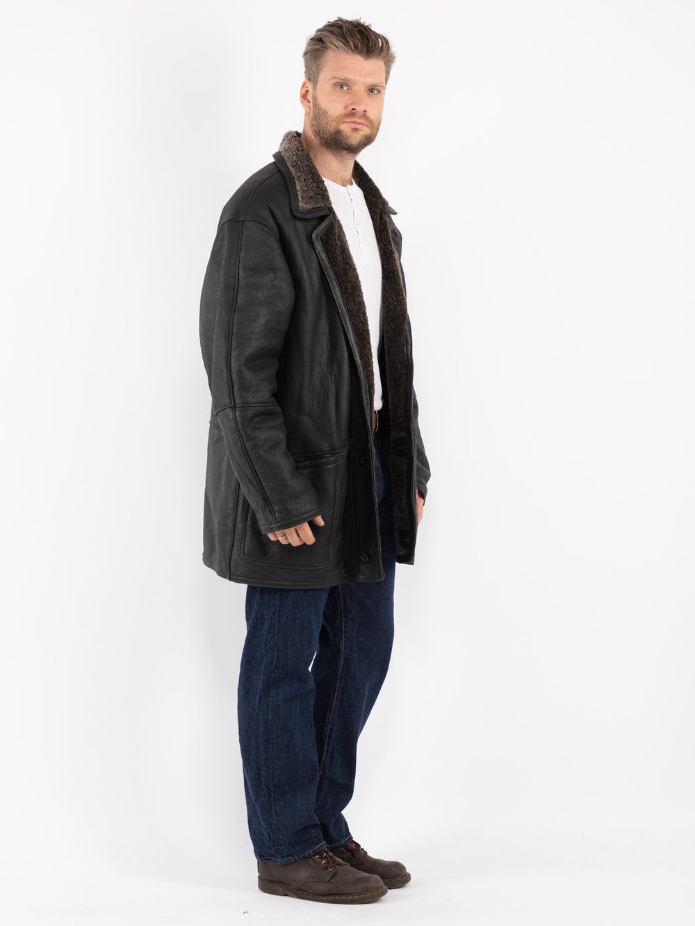 Vintage 90's Men Sheepskin in Black