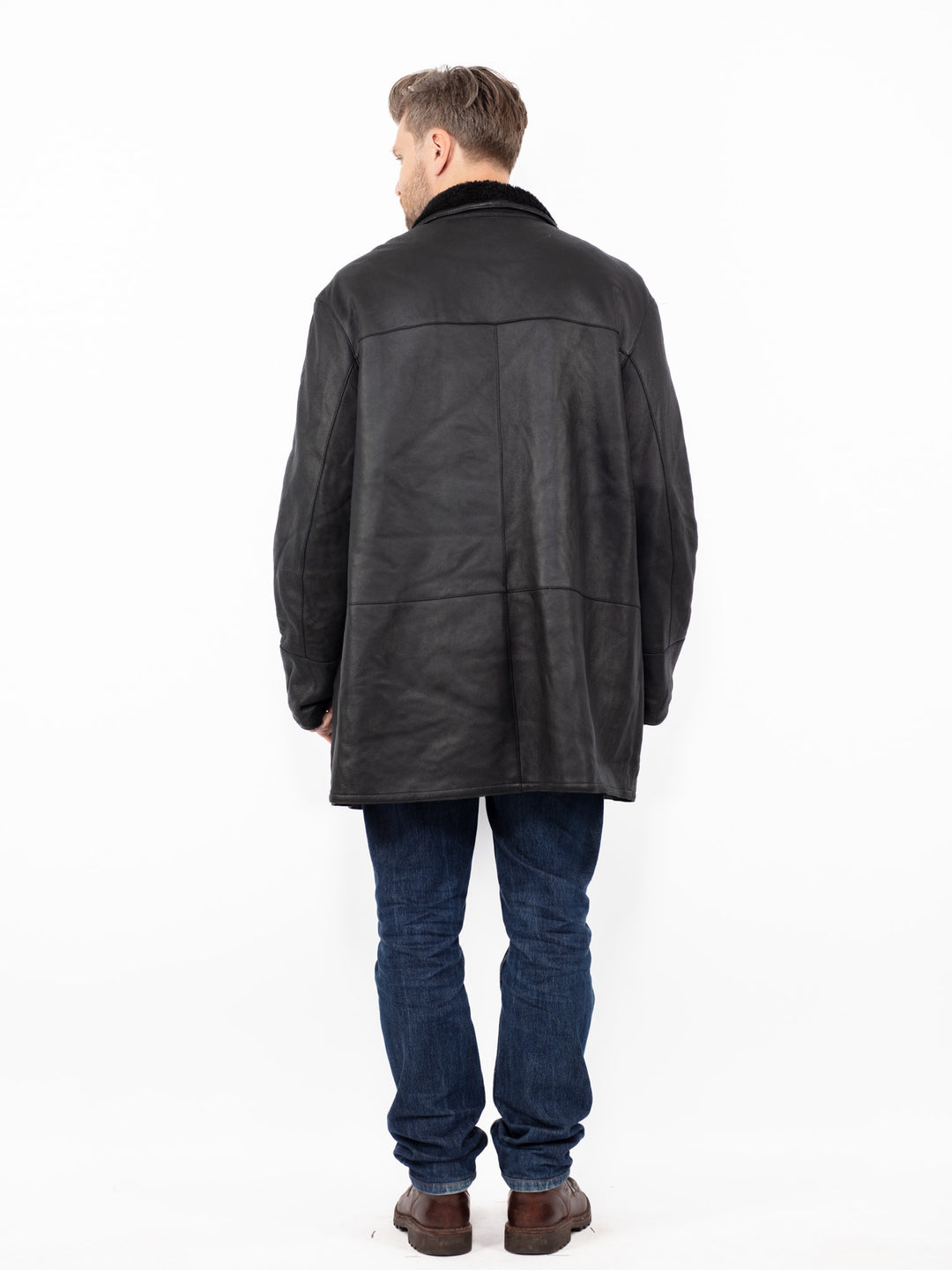 Vintage 90. gadu vīriešu aitādas mētelis melnā krāsā (šujas, atstāt draftos)