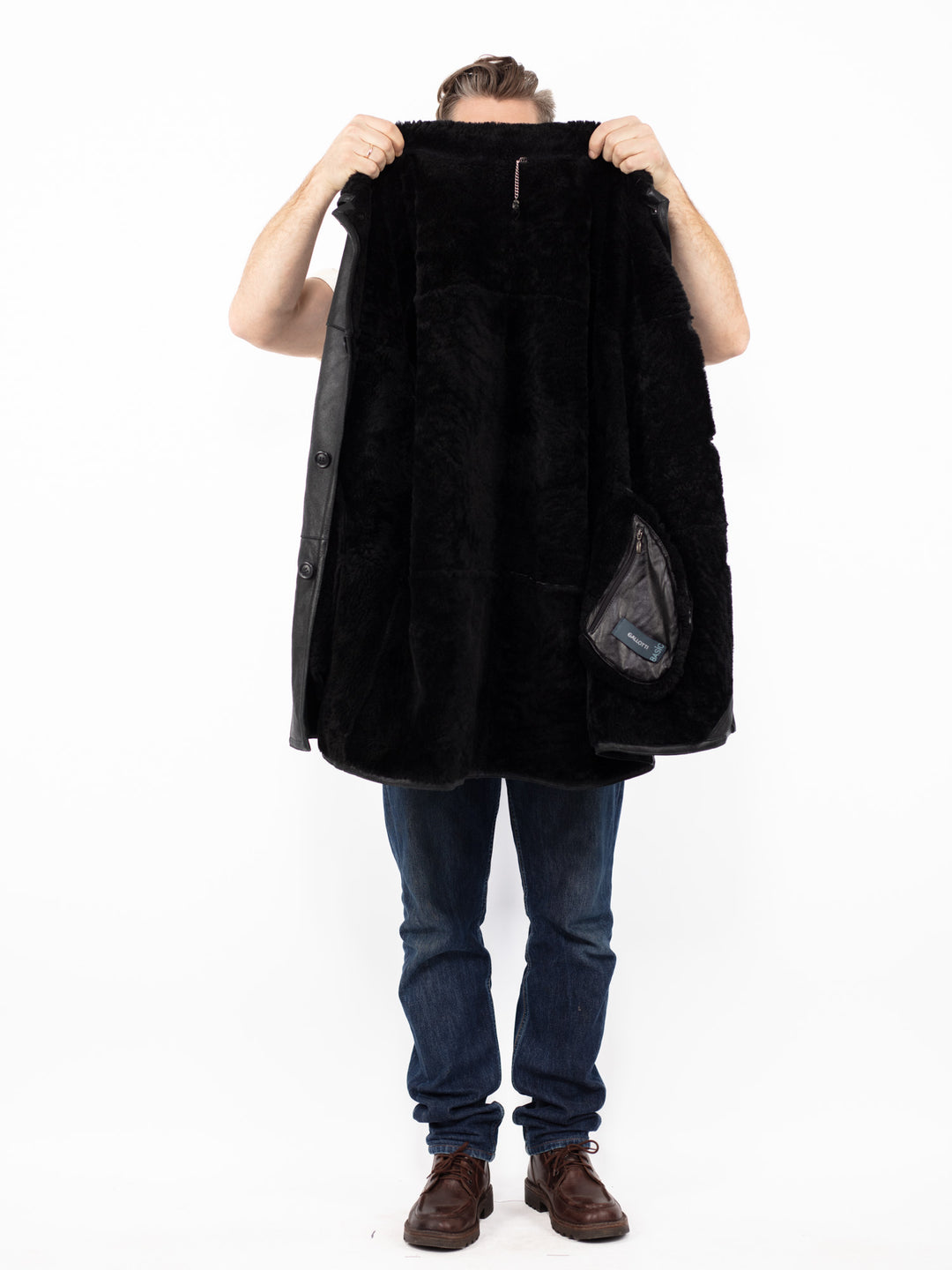 Vintage 90. gadu vīriešu aitādas mētelis melnā krāsā (šujas, atstāt draftos)