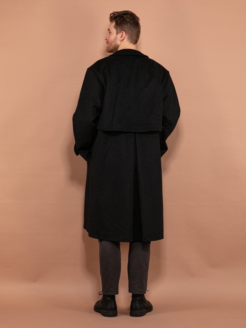 Vintage 90's Men Cashmere and Wool Blend Coat in Dark Gray - NorthernGrip