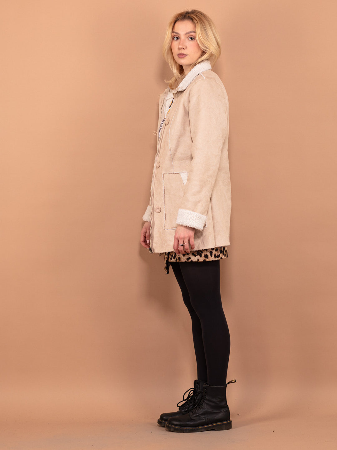 Vintage 90's Women Faux Sheepskin Coat in Beige - NorthernGrip