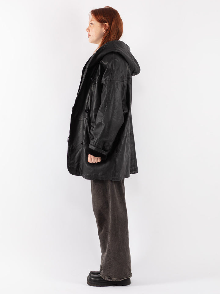 Vintage 90's Women Leather Coat in Black
