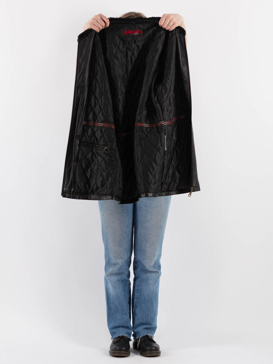 Vintage 90's Women Leather Coat in Black