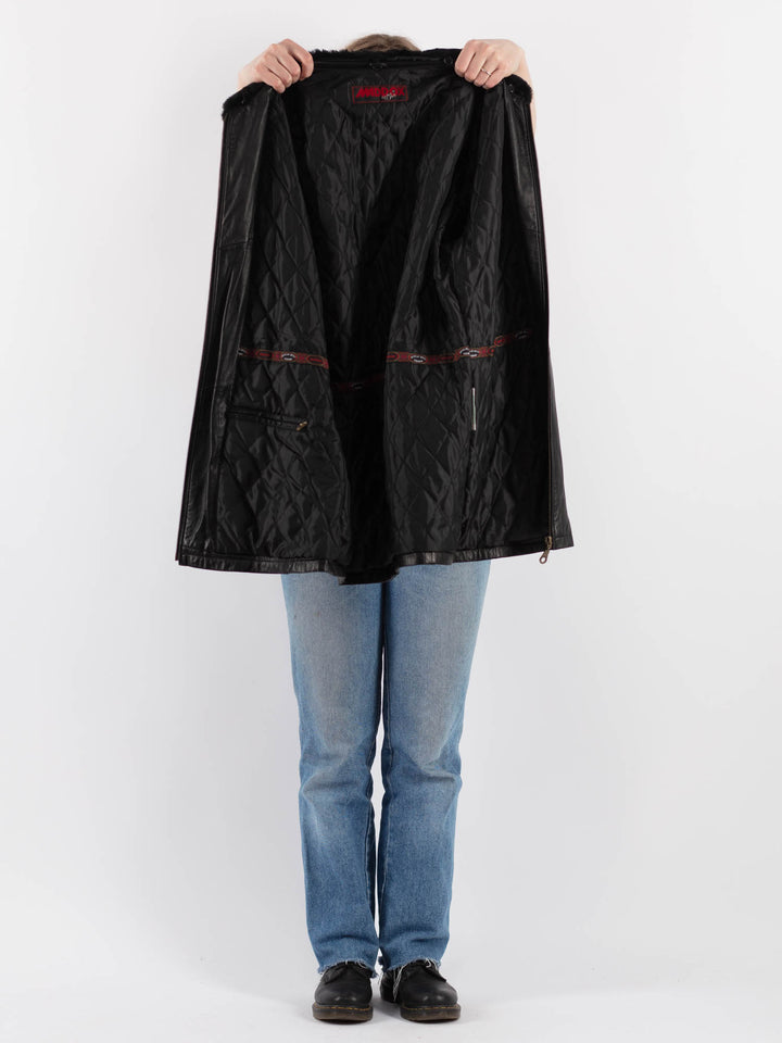 Vintage 90's Women Leather Coat in Black