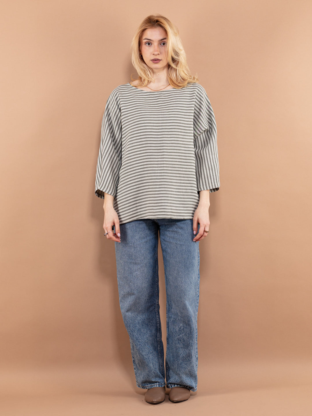 Vintage 90's Women Oversized Linen Shirt in Gray - NorthernGrip