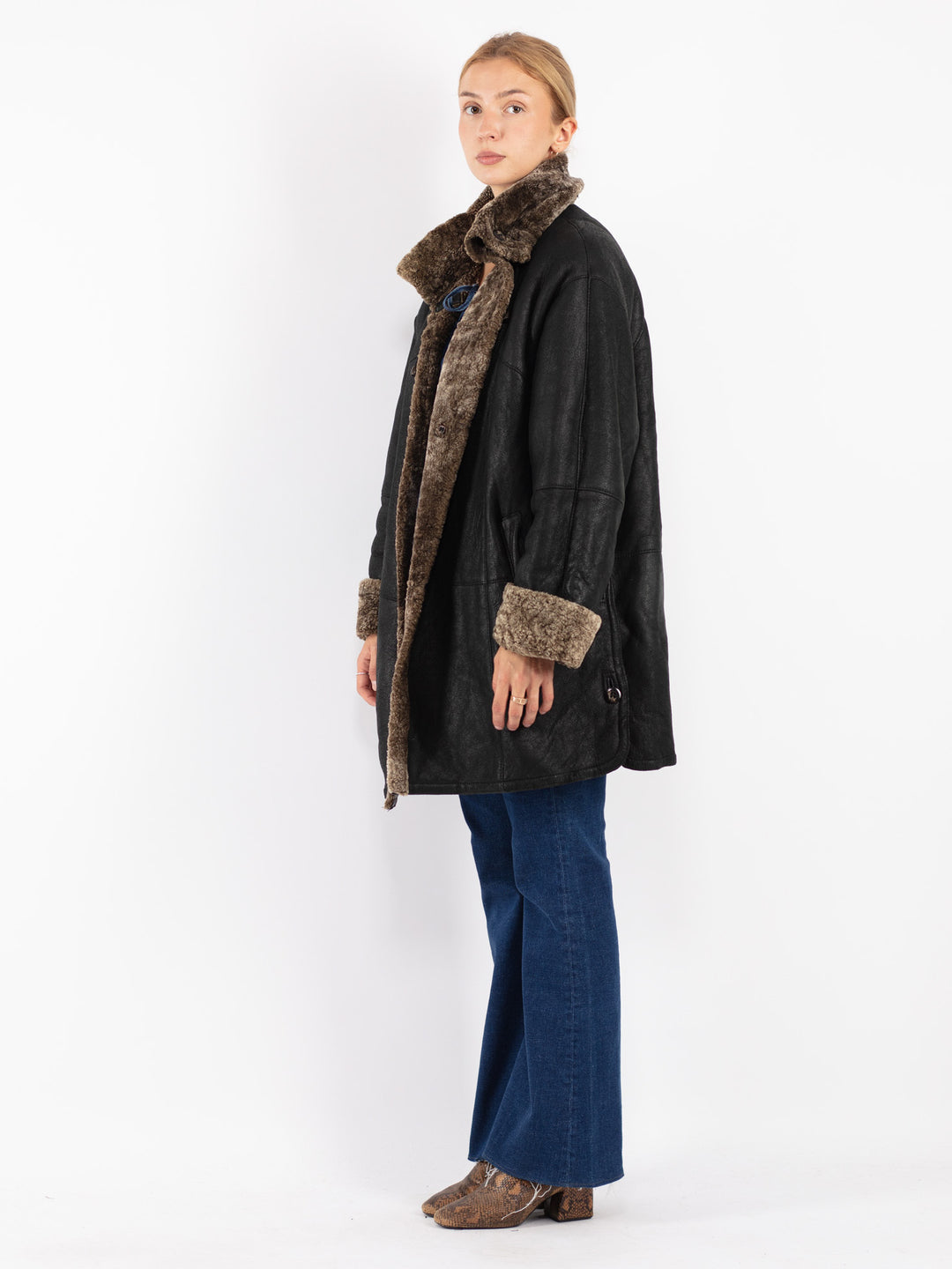 Vintage 90's Women Sheepskin Coat in Black