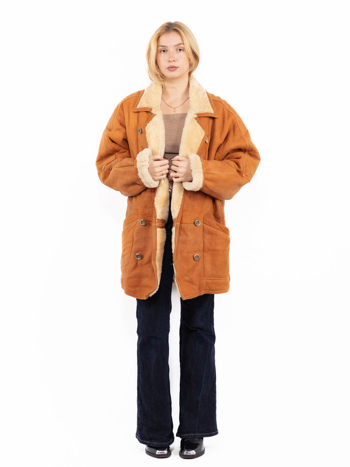 Vintage 90's Women Oversized Sheepskin Coat in Brown