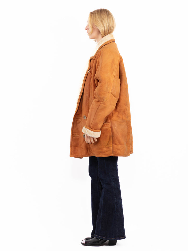 Vintage 90's Women Oversized Sheepskin Coat in Brown