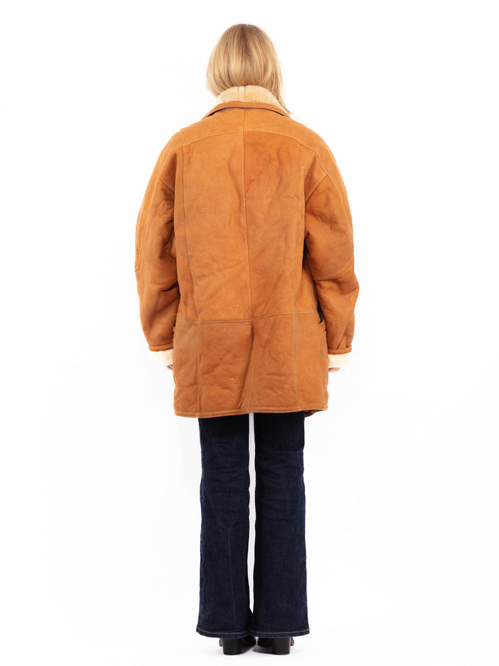 Vintage 90's Women Oversized Sheepskin Coat in Brown