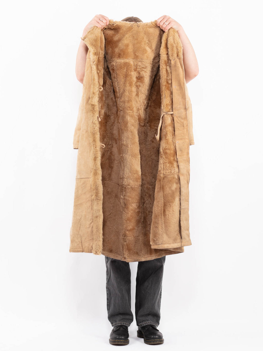 Vintage 90's Women Sheepskin Coat in BeigeA0595