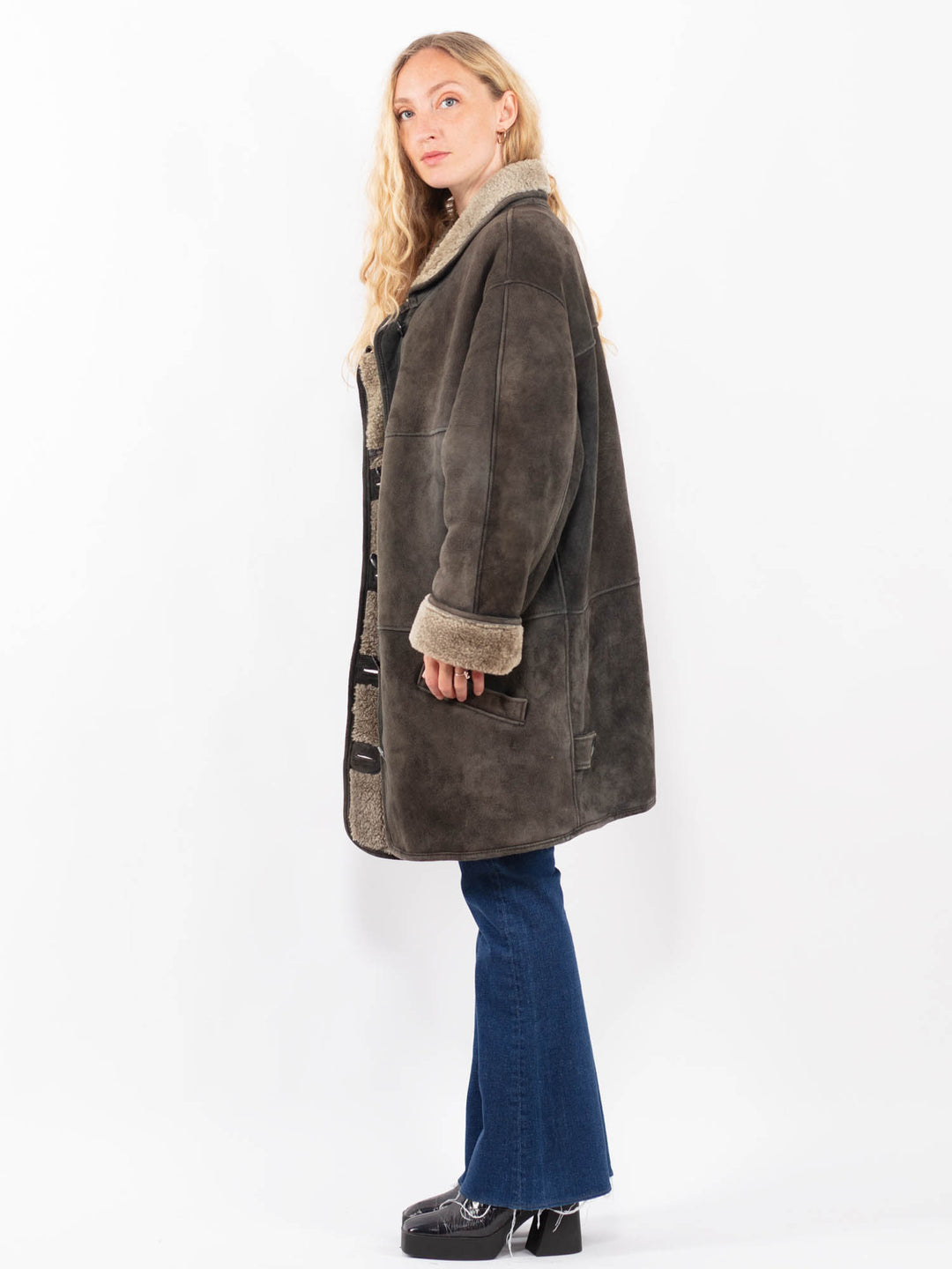 Vintage 90's Women Sheepskin Coat in GrayA0356