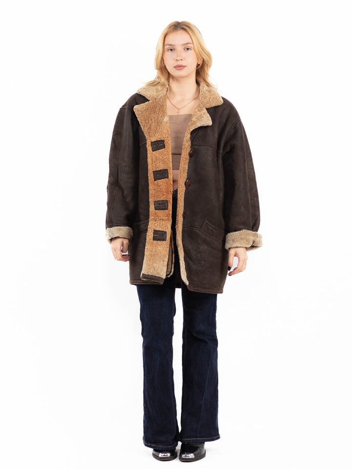 Vintage 90's Women Oversized Sheepskin Coat in Brown