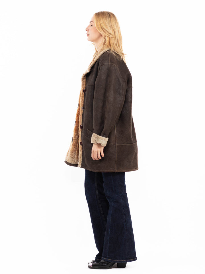 Vintage 90's Women Oversized Sheepskin Coat in Brown