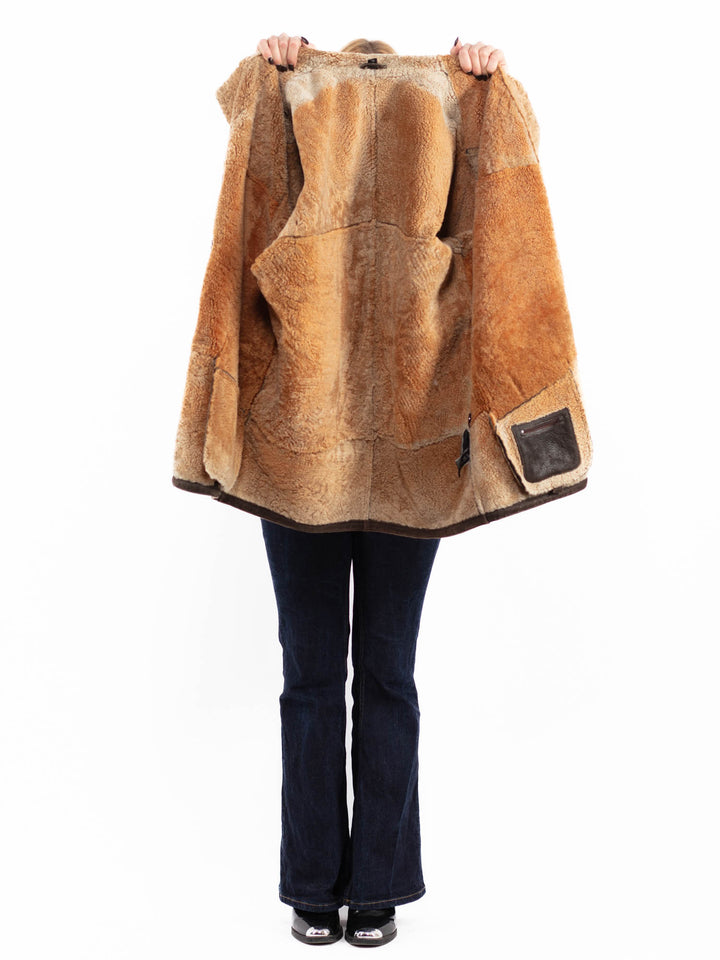 Vintage 90's Women Oversized Sheepskin Coat in Brown