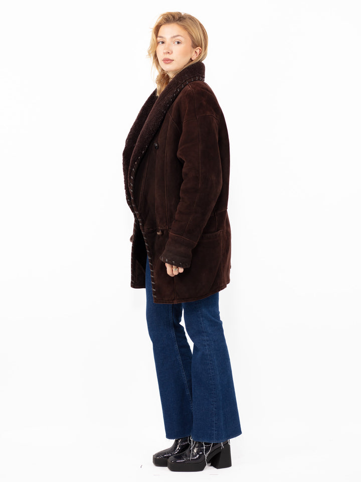 Vintage 90's Women Oversized Sheepskin Coat in Brown