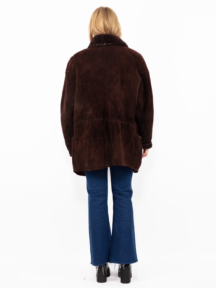 Vintage 90's Women Oversized Sheepskin Coat in Brown