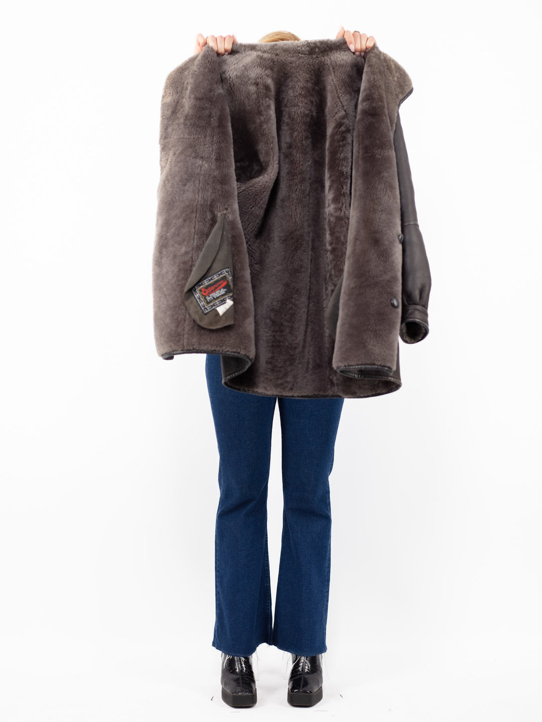 Vintage 90. gadu sieviešu divpusējs aitādas mētelis brūnā krāsā