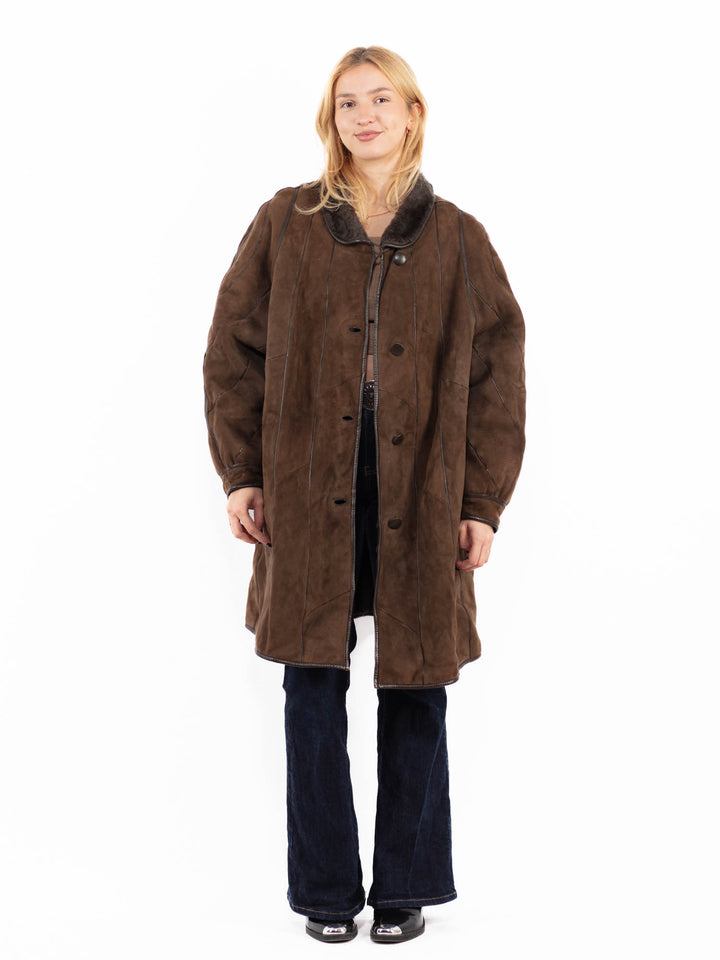 Vintage 90's Women Oversized Sheepskin Coat in Brown