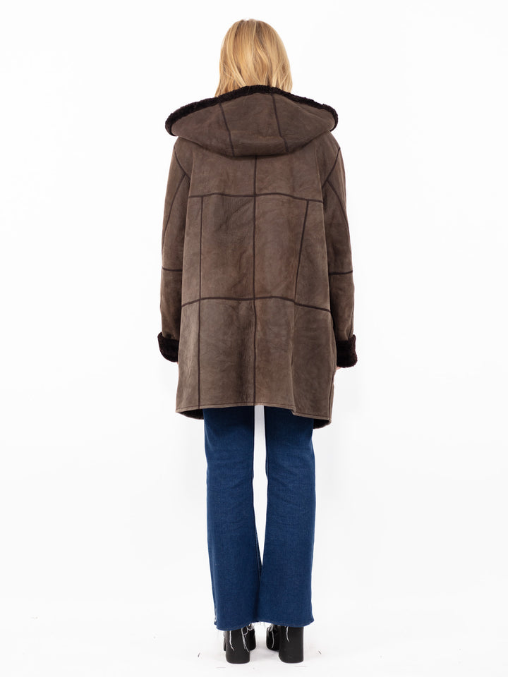 Vintage 90. gadu sieviešu kapuces aitādas mētelis brūnā krāsā