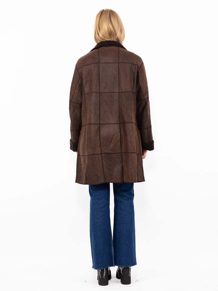 Vintage 90. gadu sieviešu aitādas mētelis brūnā krāsā