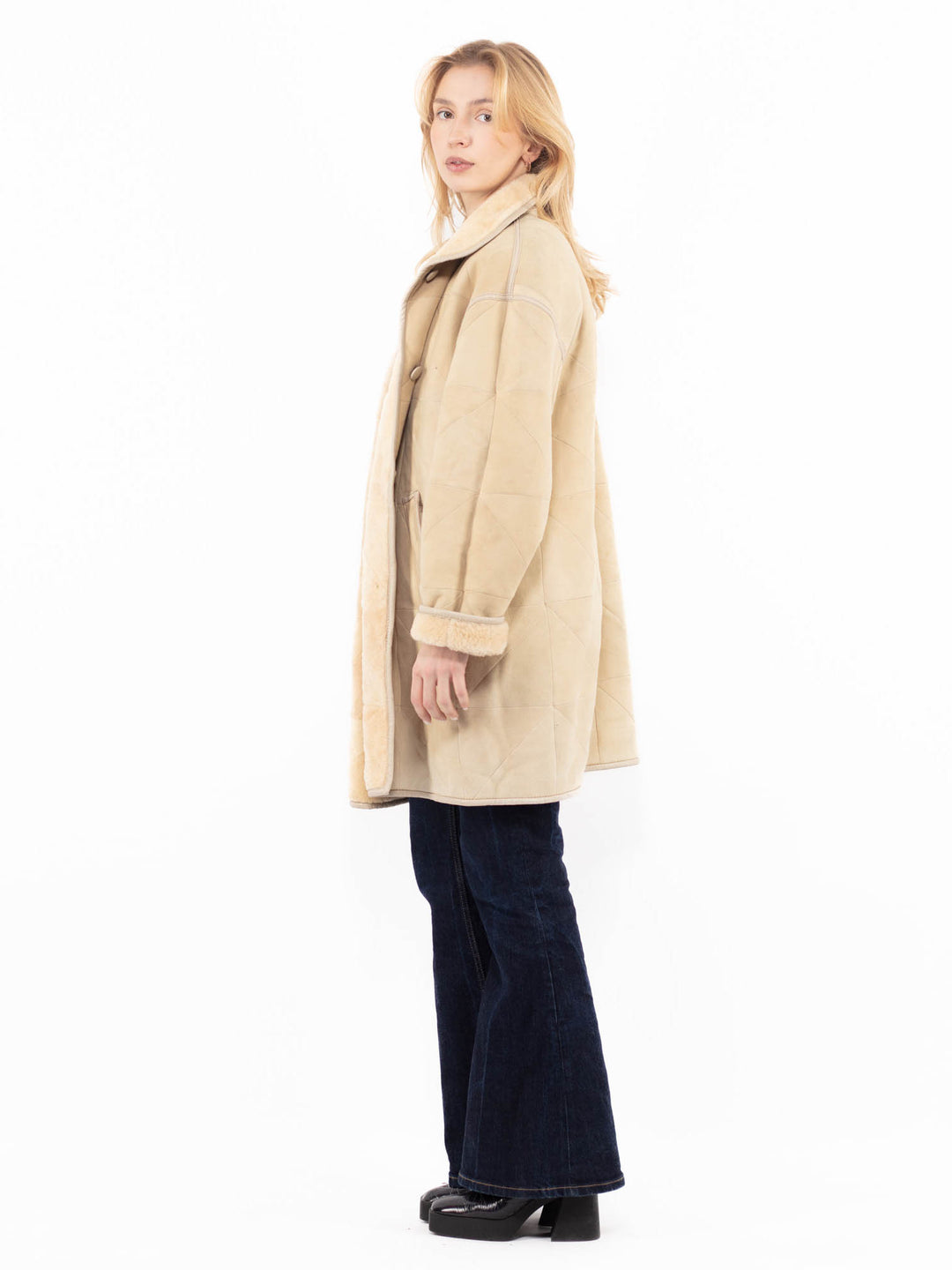 Vintage 90's Women Sheepskin Coat in BeigeA1169