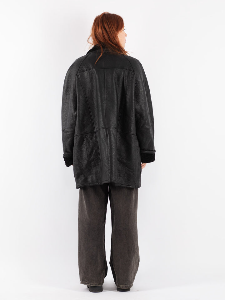 Vintage 90's Women Sheepskin Coat in Black