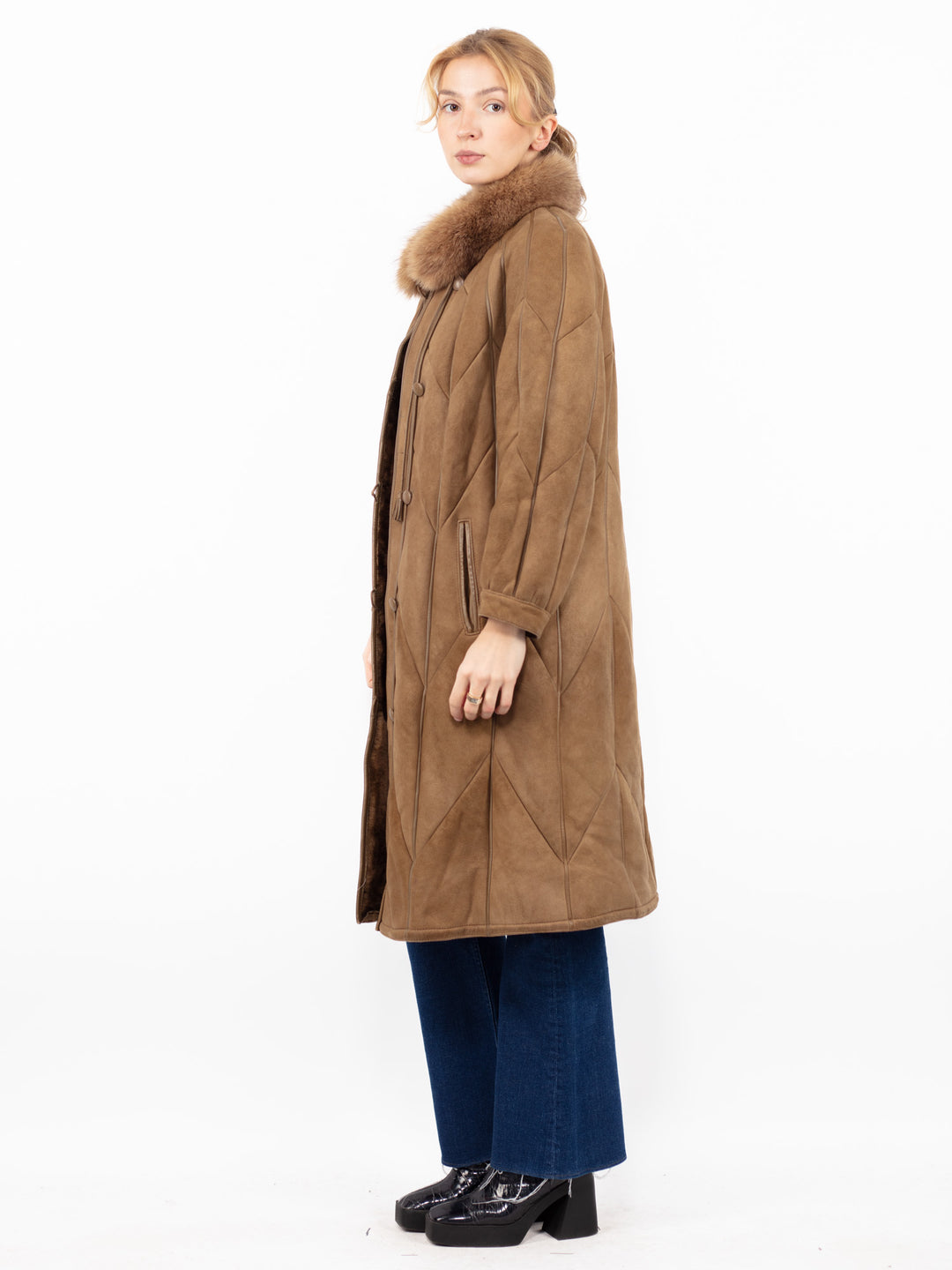Vintage 90's Women Sheepskin Coat in BeigeA0867