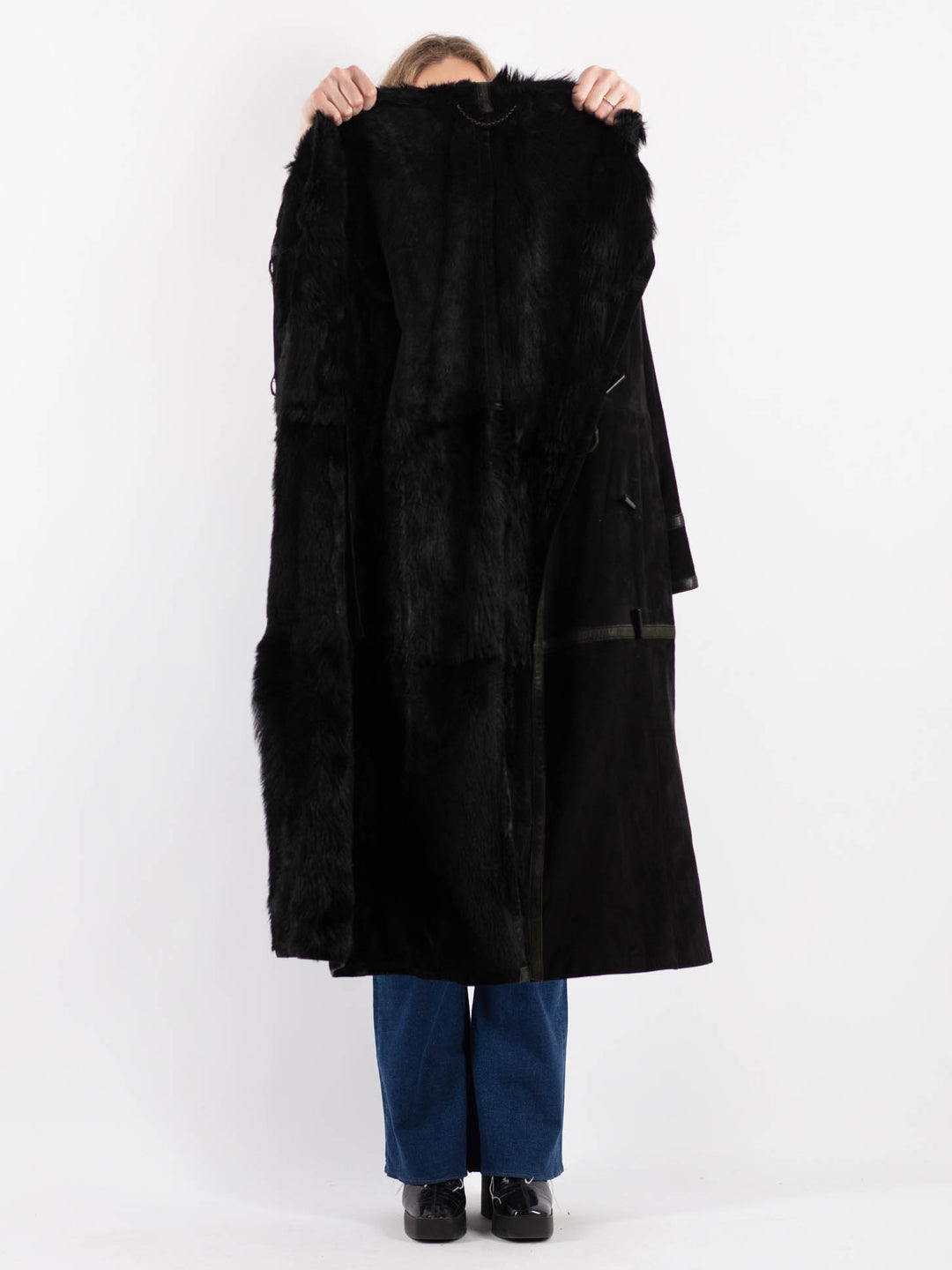 Vintage 90's Women Sheepskin Coat in BlackV9228