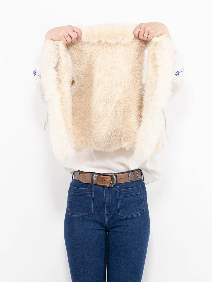 Vintage 90's Women Sheepskin Vest in WhiteA1047