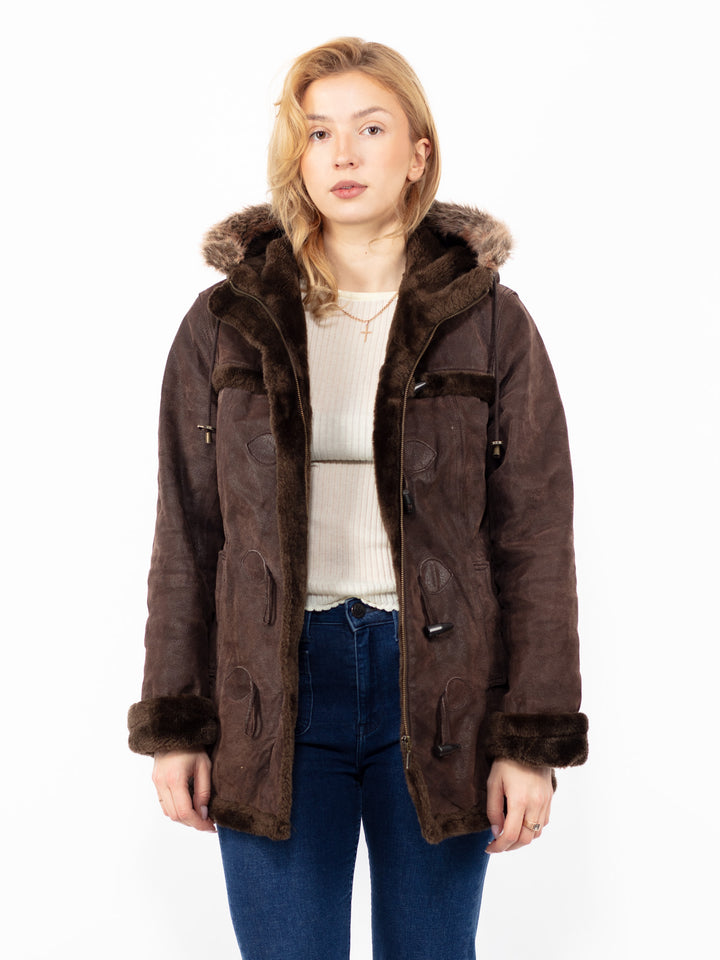 Vintage 90. gadu sieviešu zamšādas šerpu mētelis ar kapuci brūnā krāsā