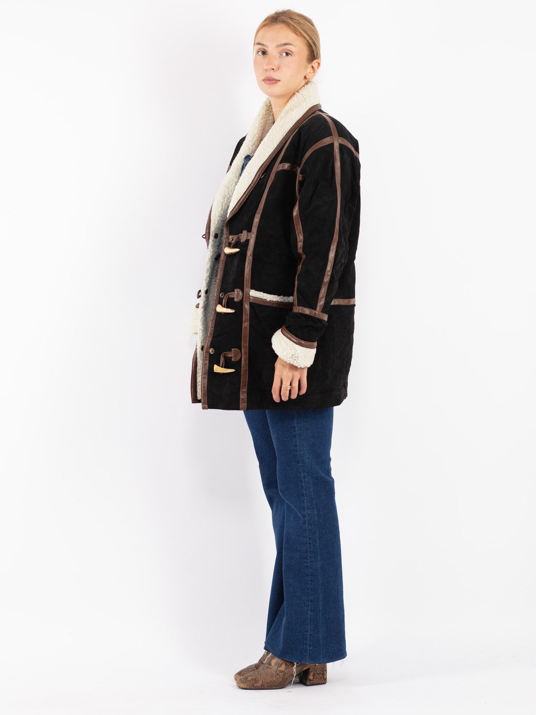 Vintage 90's Women Suede Sherpa Coat in Black