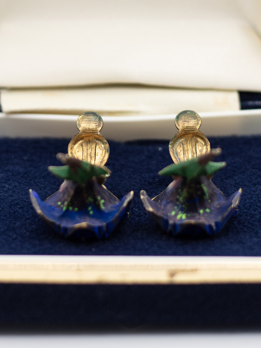 Vintage 50's Clip-on Earrings in Blue