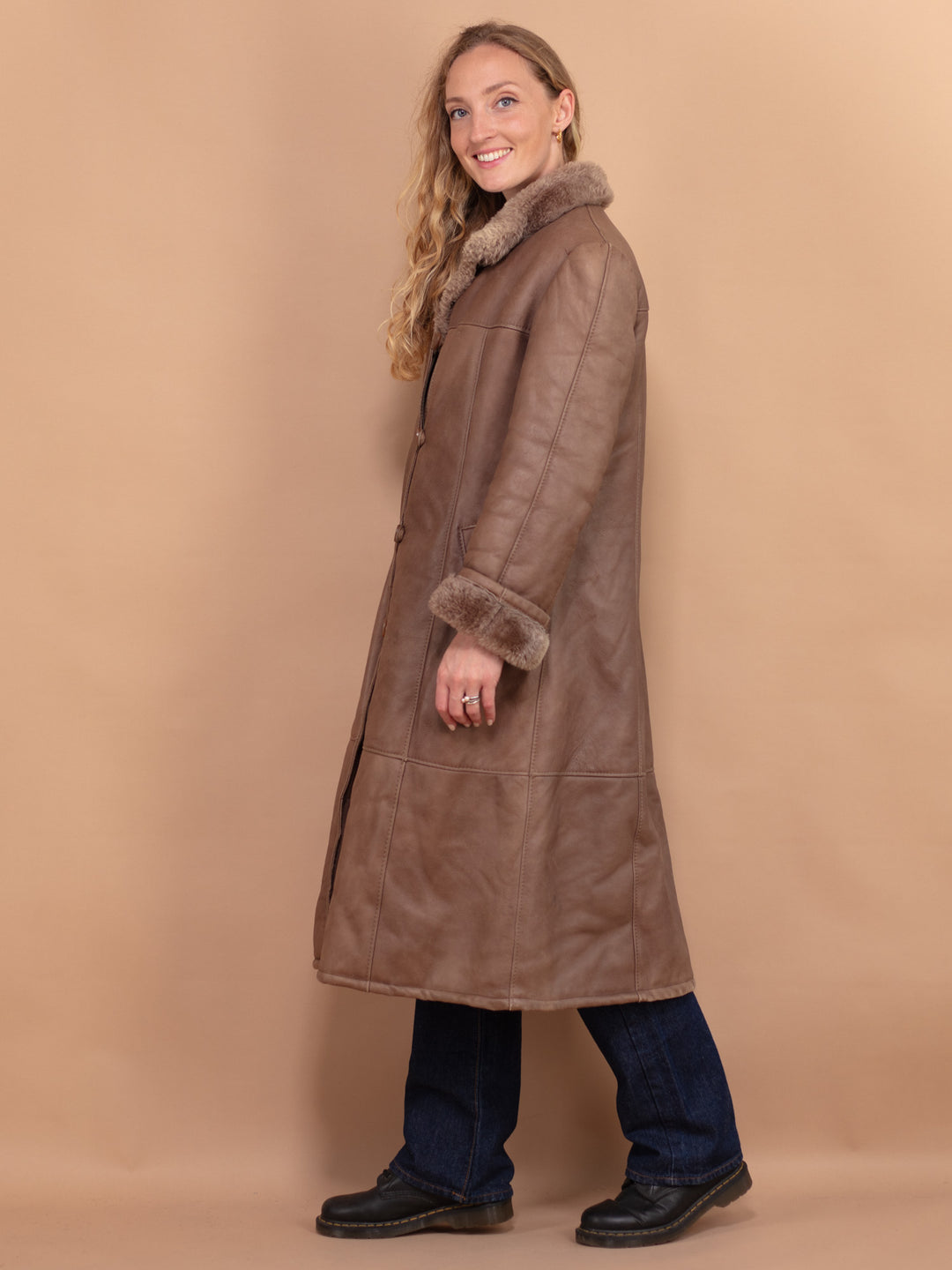 Vintage 70's Women Sheepskin Coat in Brown - NorthernGrip