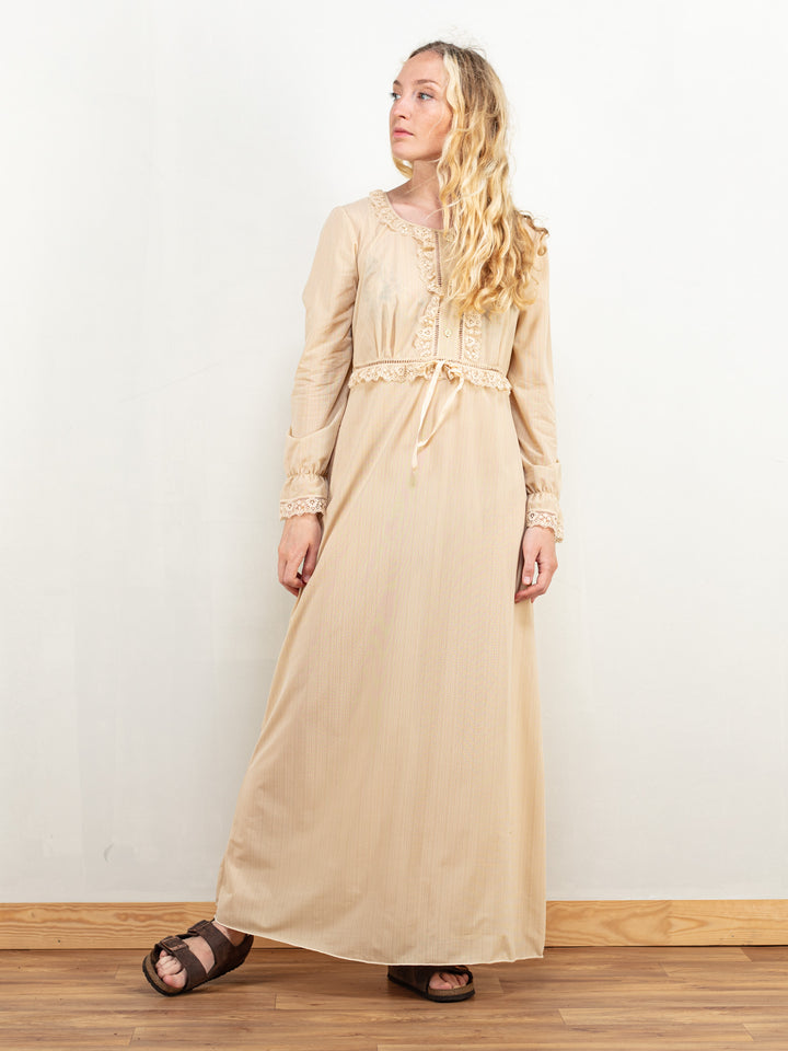 Vintage 70's Women Beige Maxi Dress - NorthernGrip
