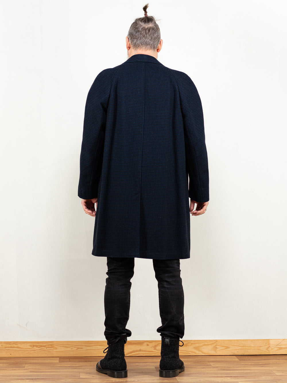 Vintage 80's Men Wool Coat in Dark Blue - NorthernGrip