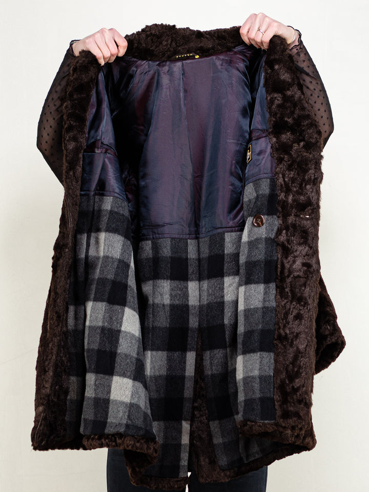 Vintage 70's Women Faux Fur Coat in Brown - NorthernGrip