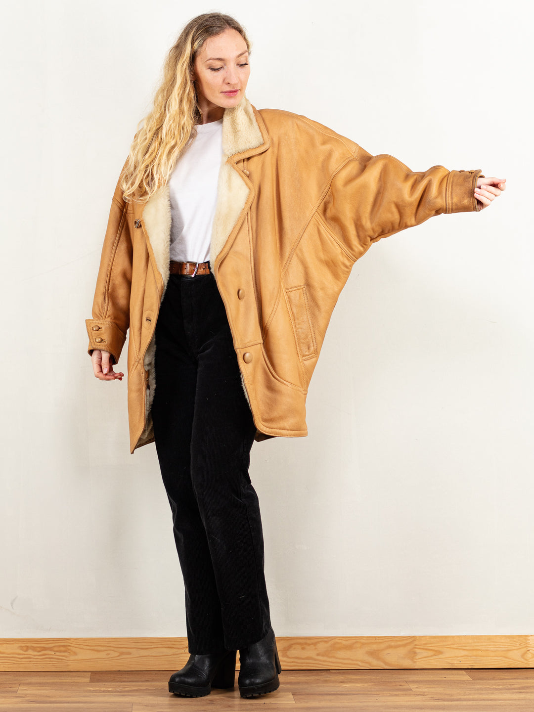 Vintage 80's Women Sheepskin Coat in Brown - NorthernGrip