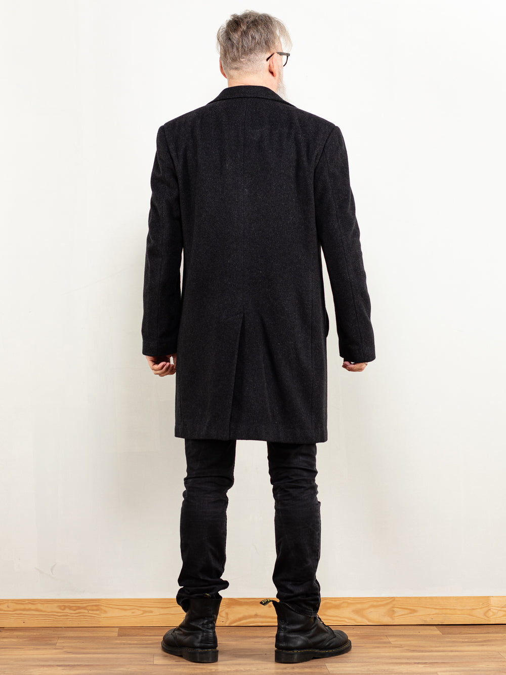 Vintage 90's Men Cashmere Wool Blend Coat in Grey - NorthernGrip