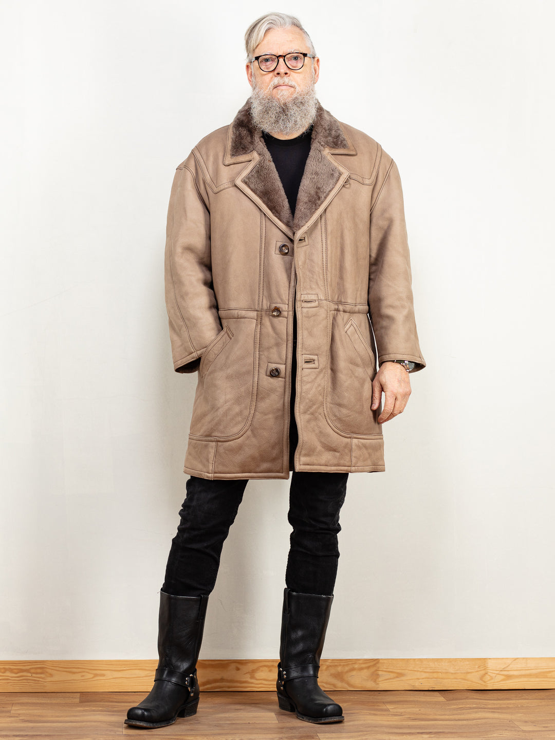 Vintage 70's Men Sheepskin Coat in Beige - NorthernGrip
