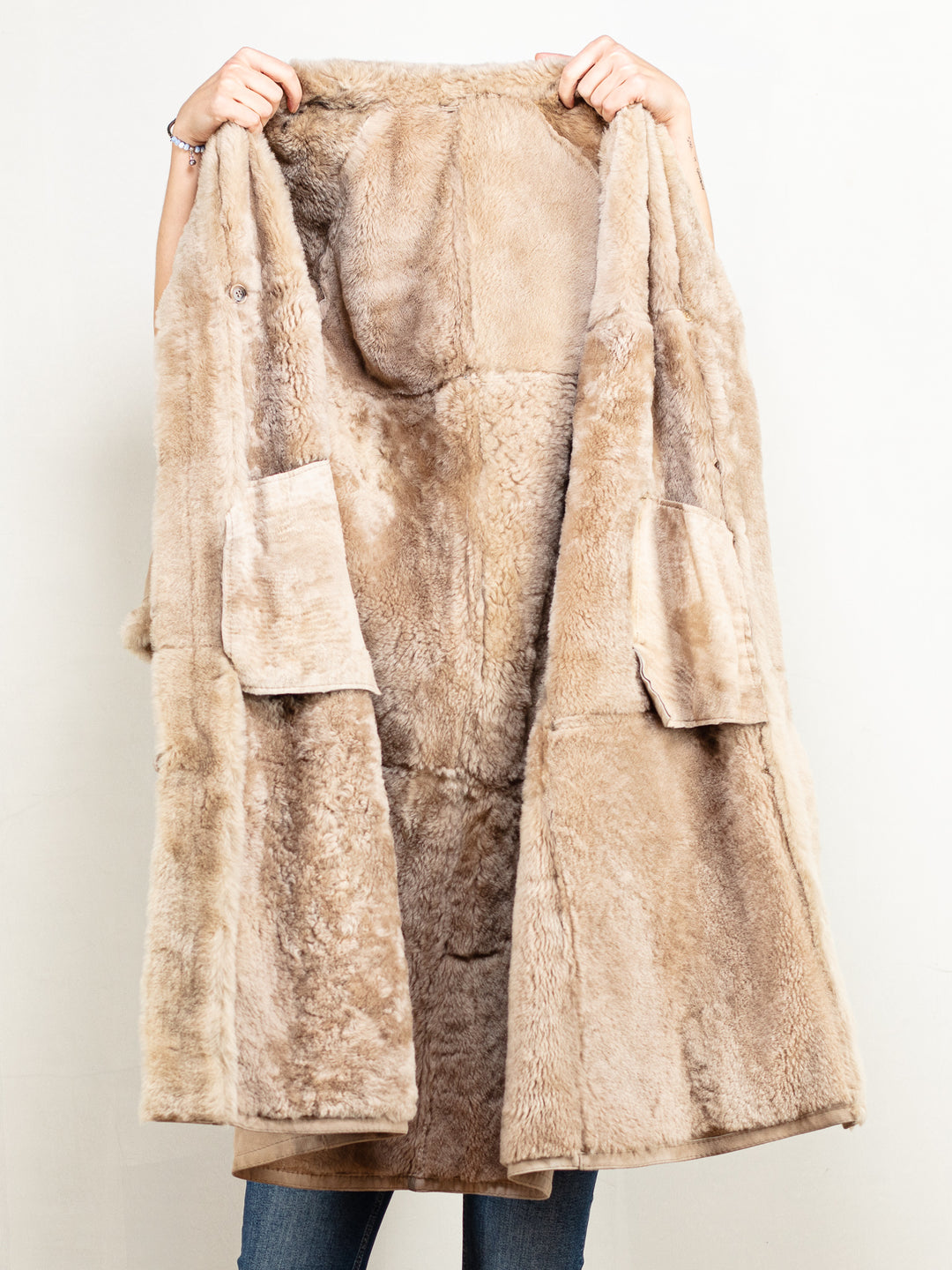 Vintage 80's Women Sheepskin Coat in Beige - NorthernGrip