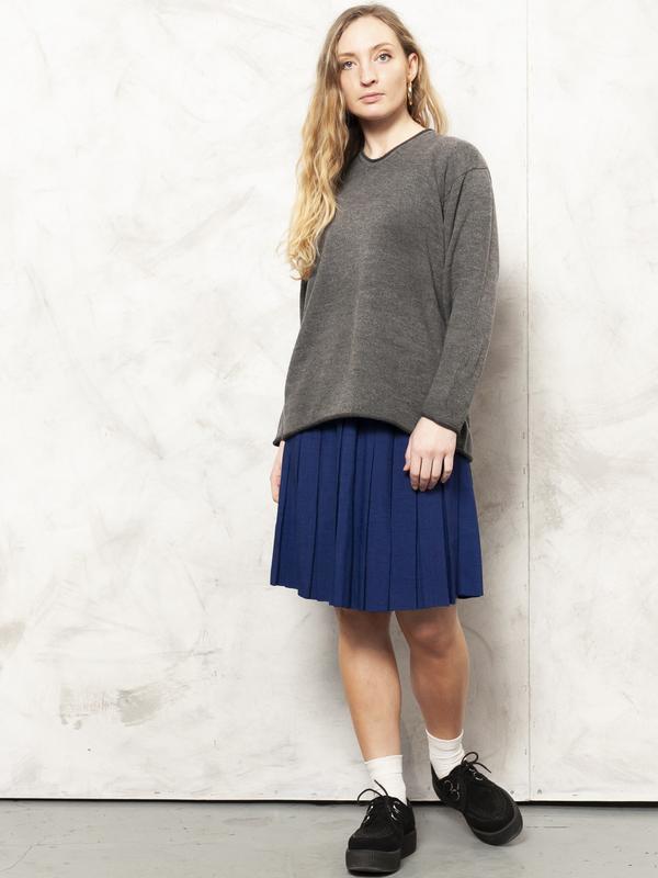 Vintage 90's V-neck Bold Women Sweater - NorthernGrip